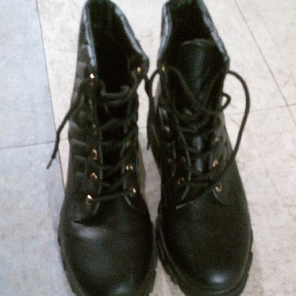 Nautica Black Leather Boots with Gold Accents